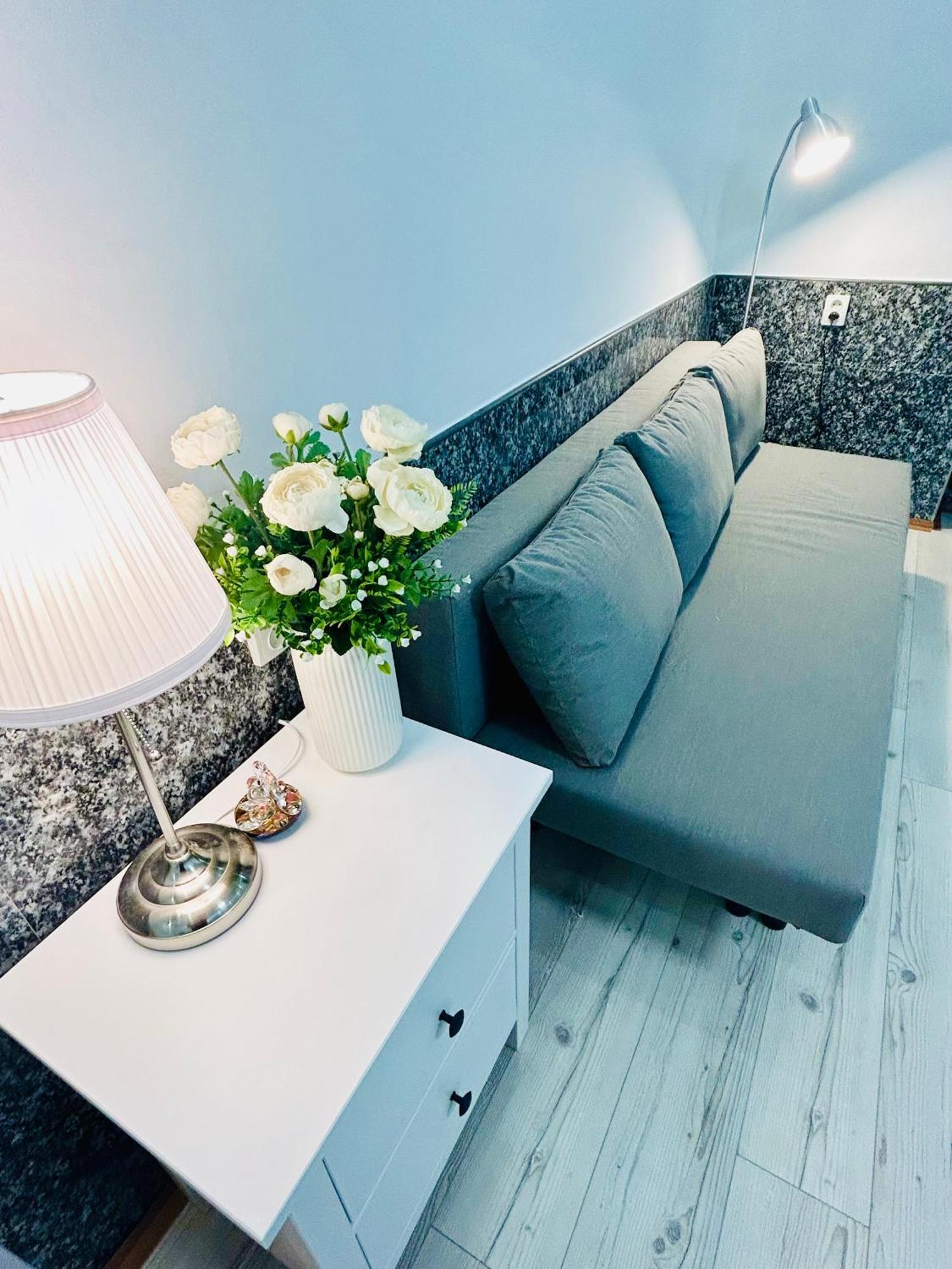 Modern Spacious Apartment In Center Prag Exterior foto